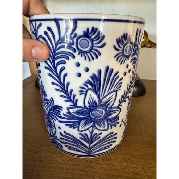 Pottery Barn Blue White Floral Ceramic Pot Planter Container Not For Food‎ Use - Picture 8 of 10